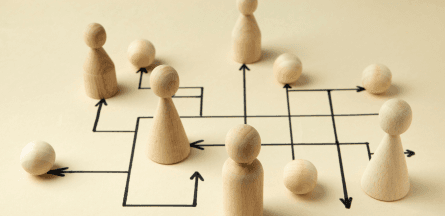 People with arrows to arrange